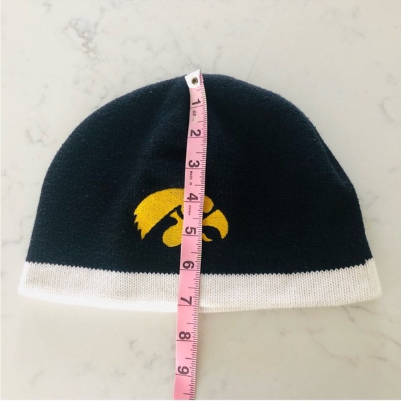 Iowa Hawkeyes Knit Cuffless Beanie - Picture 7 of 8